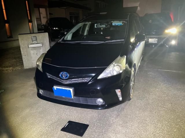 TOYOTA PRIUS ALPHA 2013