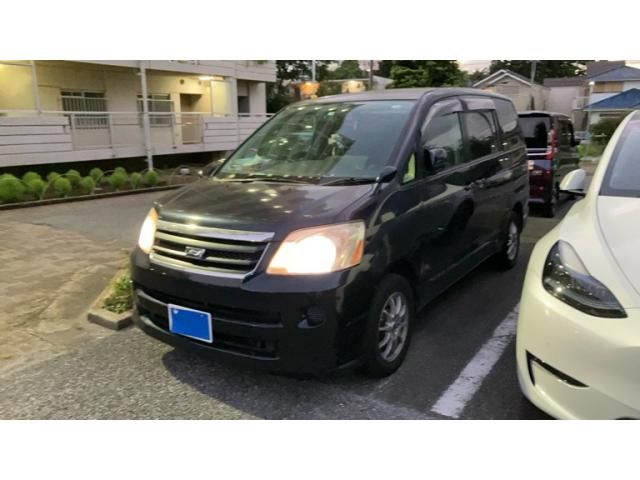 TOYOTA NOAH 2006