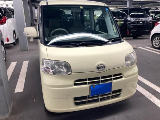 DAIHATSU TANTO 2011