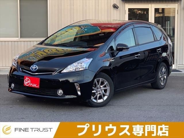 TOYOTA PRIUS ALPHA 2013