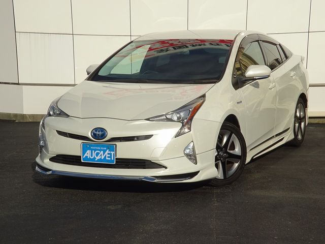 TOYOTA PRIUS 2018