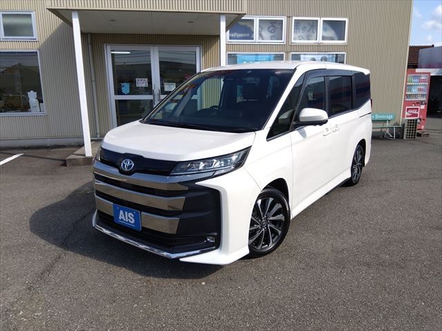 TOYOTA NOAH HYBRID 2022