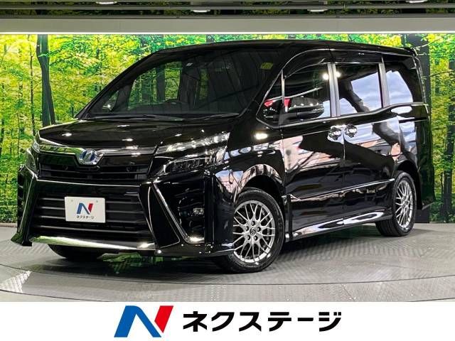 TOYOTA VOXY HYBRID 2017