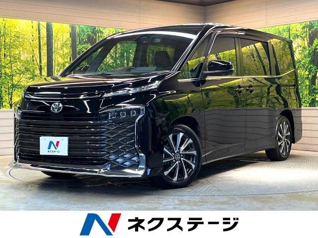 TOYOTA VOXY 2022