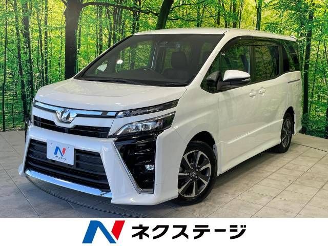 TOYOTA VOXY 2017