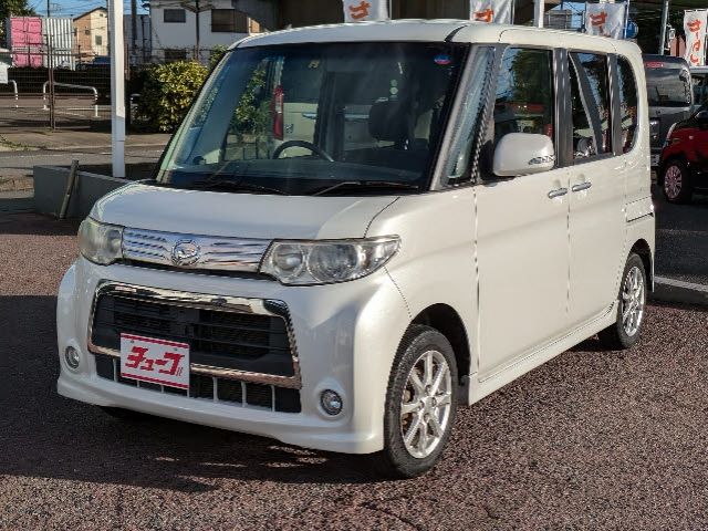 DAIHATSU TANTO CUSTOM 2011