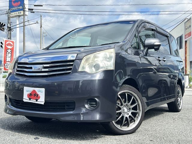 TOYOTA NOAH 4WD 2012