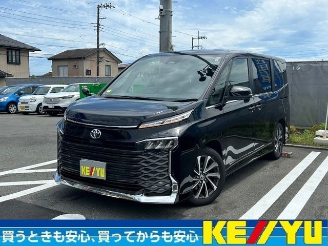 TOYOTA VOXY 2023