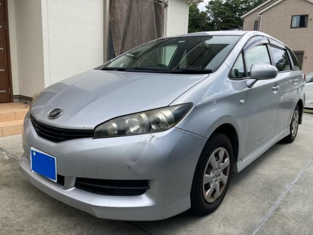 TOYOTA WISH 2010