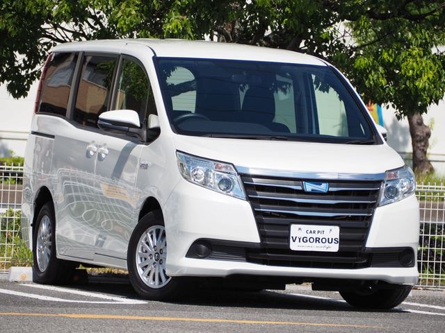 TOYOTA NOAH HYBRID 2014