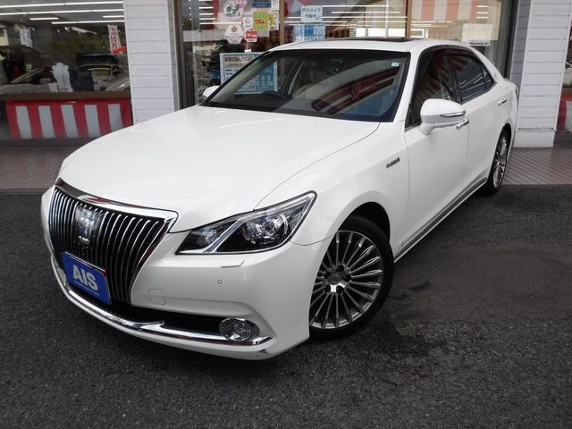 TOYOTA CROWN MAJESTA HYBRID 2016