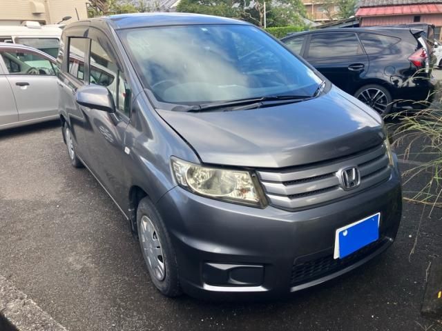 HONDA FREED Spike 2011