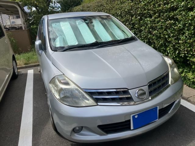 NISSAN TIIDA 2011