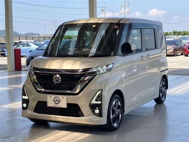 NISSAN ROOX 2022