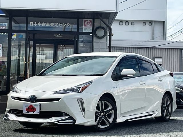 TOYOTA PRIUS 2019