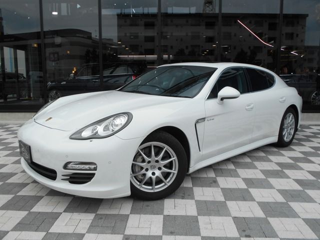 PORSCHE PANAMERA 2013