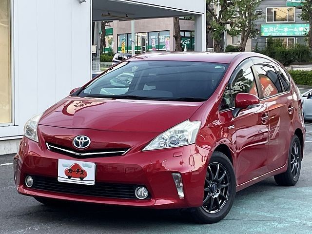 TOYOTA PRIUS ALPHA 2011