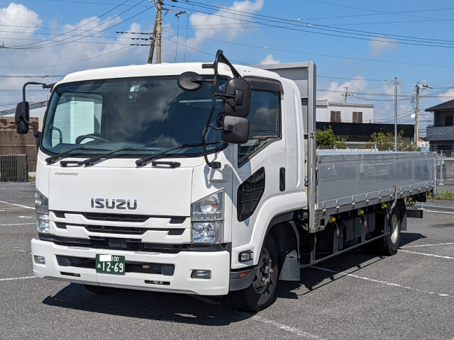 Isuzu FORWARD 2019