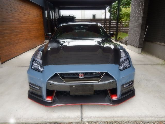 NISSAN GT-R 2022