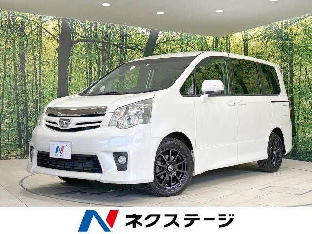 TOYOTA NOAH 2011