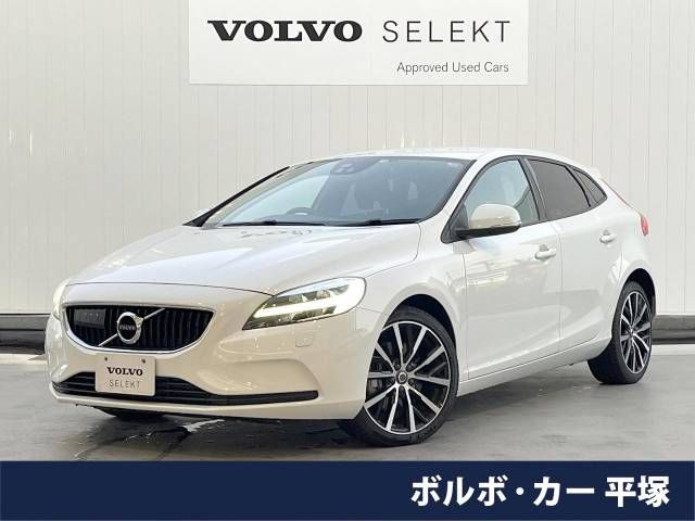 VOLVO V40 2017