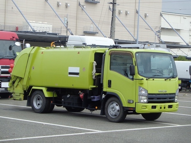 Isuzu ELF 2012