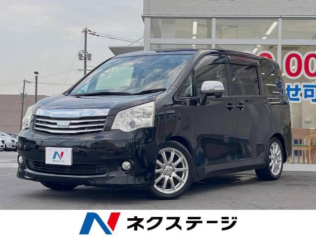 TOYOTA NOAH 2011