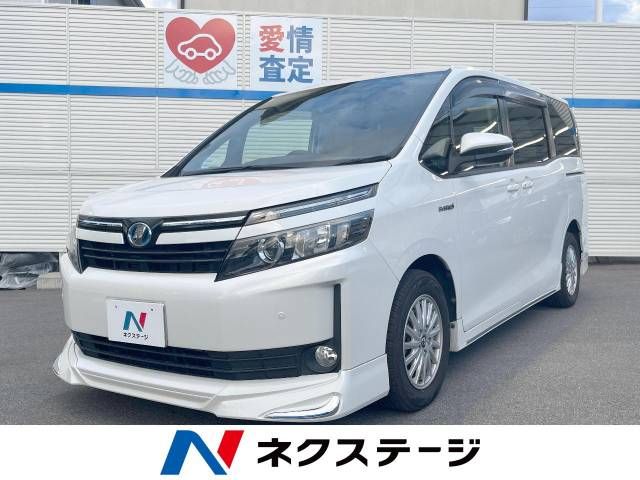 TOYOTA VOXY HYBRID 2014