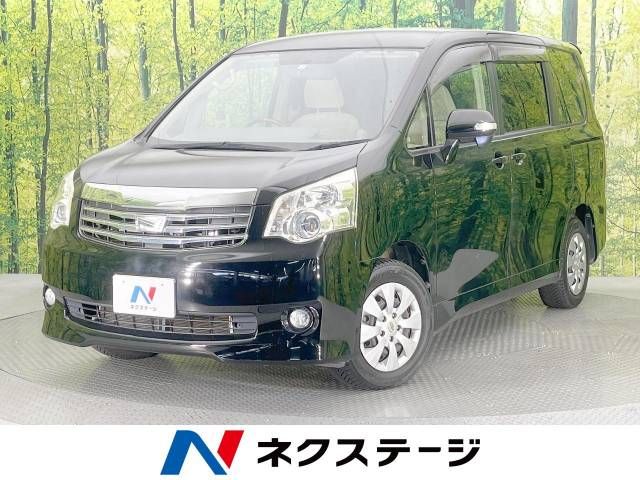 TOYOTA NOAH 2013