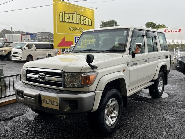 TOYOTA LANDCRUISER van 2015