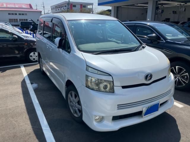 TOYOTA VOXY 2007