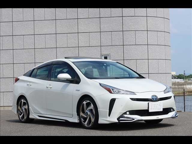 TOYOTA PRIUS 2018