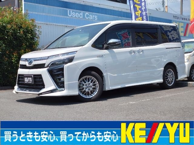 TOYOTA VOXY HYBRID 2020