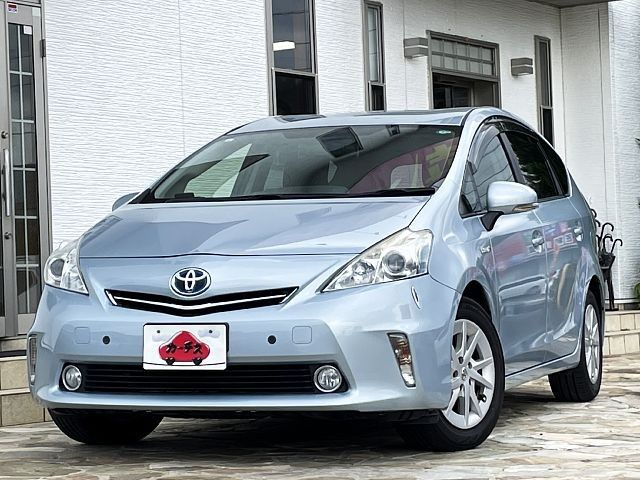 TOYOTA PRIUS ALPHA 2012