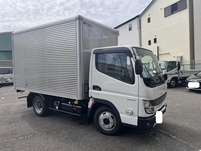 Mitsubishi CANTER 2024