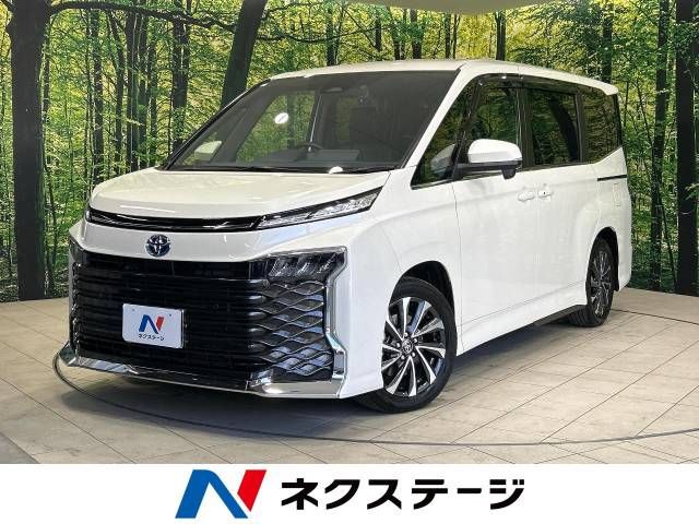 TOYOTA VOXY HYBRID 2023