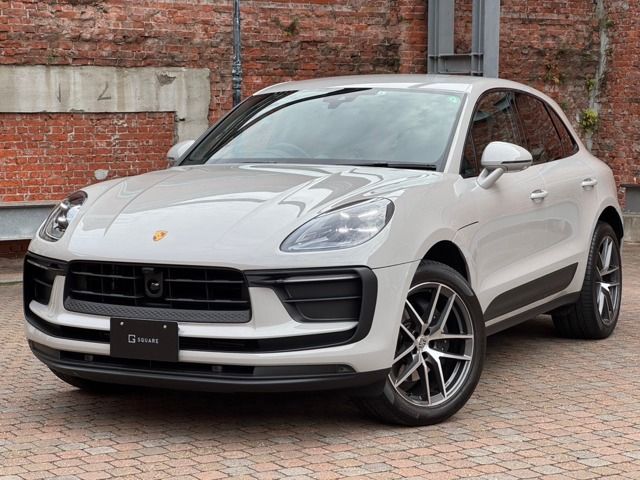 PORSCHE Macan 2023