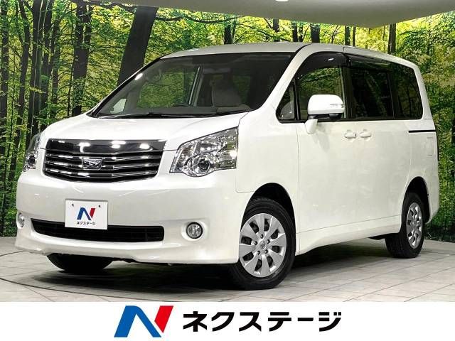 TOYOTA NOAH 4WD 2013