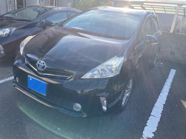 TOYOTA PRIUS ALPHA 2014