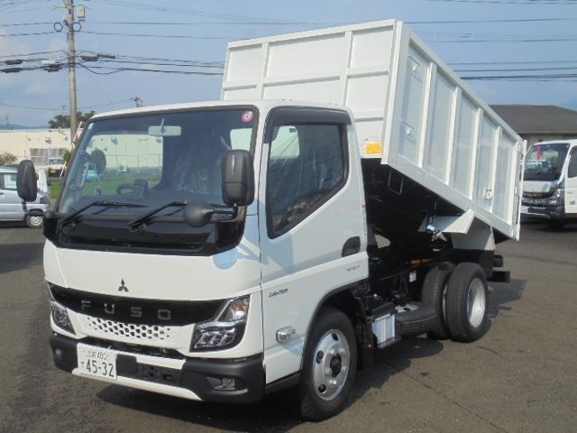 MITSUBISHI CANTER 2023