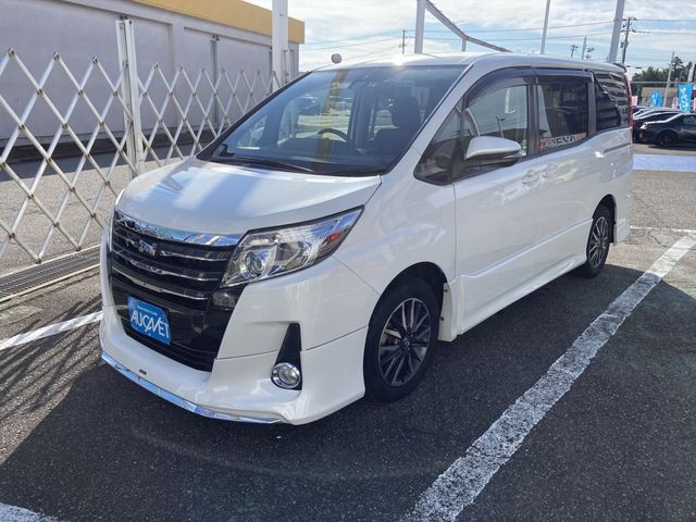 TOYOTA NOAH 2016