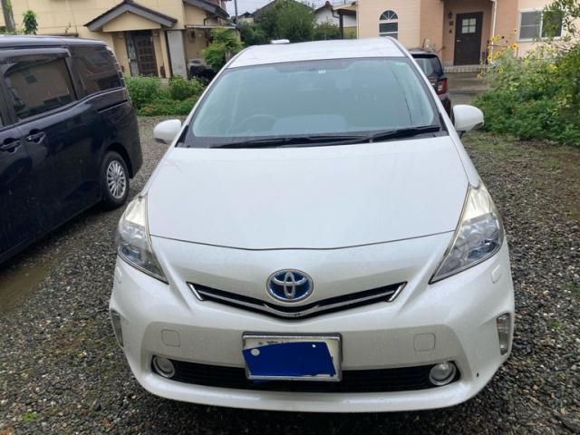 TOYOTA PRIUS ALPHA 2012