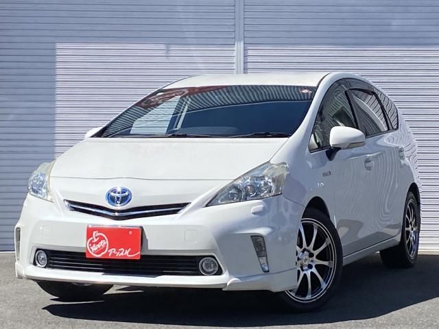 TOYOTA PRIUS ALPHA 2012