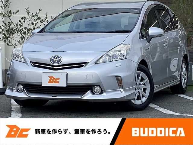 TOYOTA PRIUS ALPHA 2013