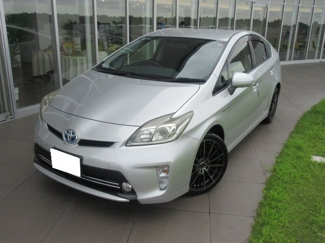 TOYOTA PRIUS 2014