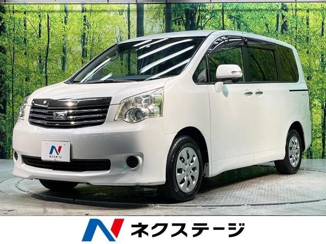 TOYOTA NOAH 2011