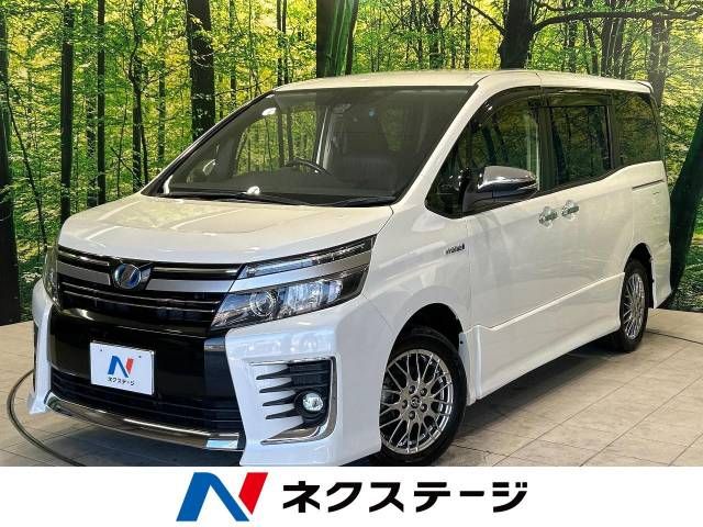 TOYOTA VOXY HYBRID 2017