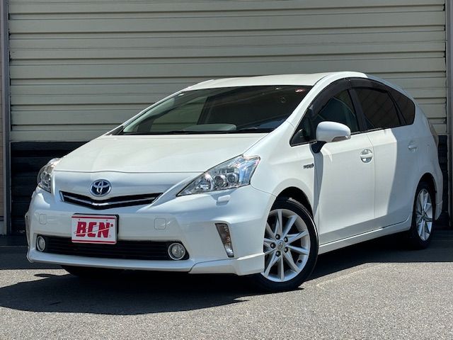 TOYOTA PRIUS ALPHA 2014