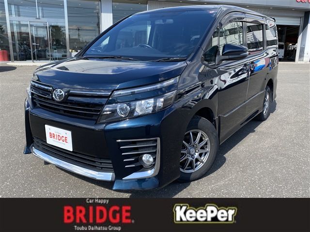 TOYOTA VOXY 4WD 2014