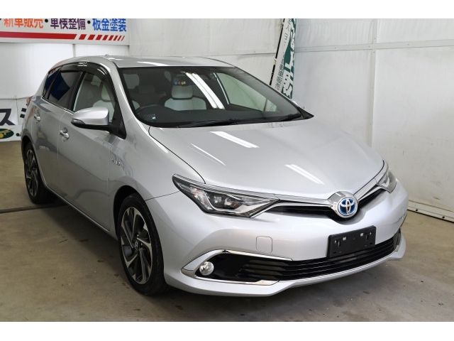 TOYOTA AURIS HYBRID 2016